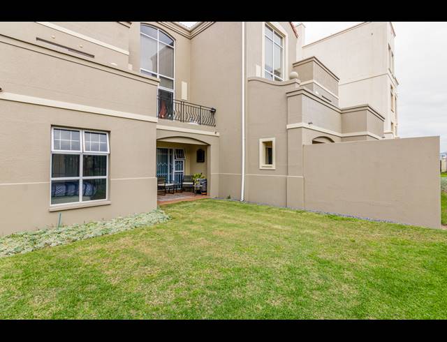 2 BEDROOM APARTMENT FOR SALE IN CENTURY CITY
